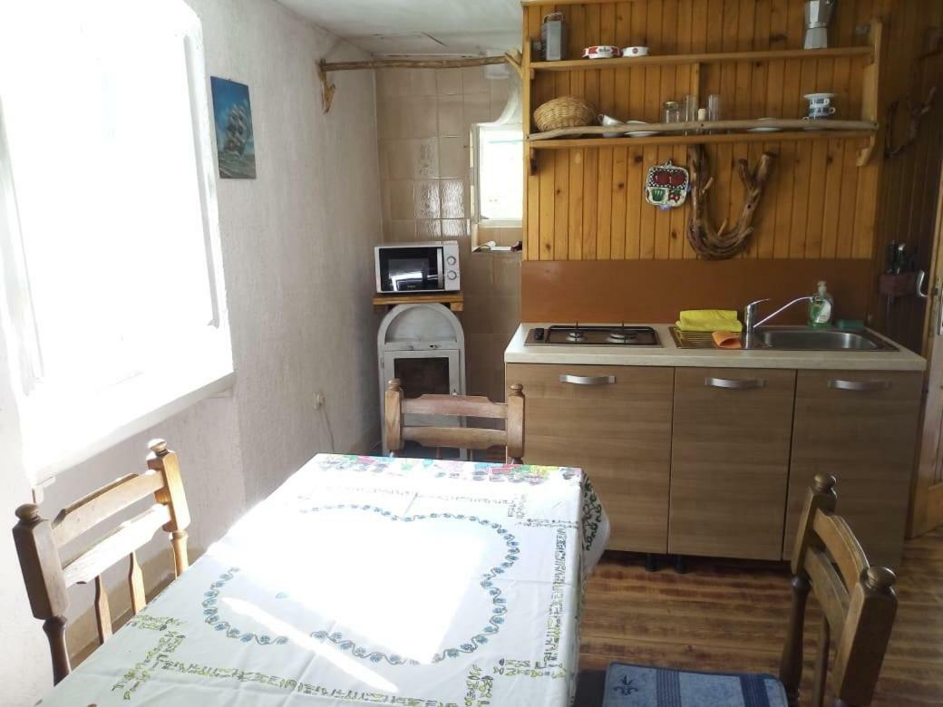 Apartman Dinko Lubenice Exterior foto